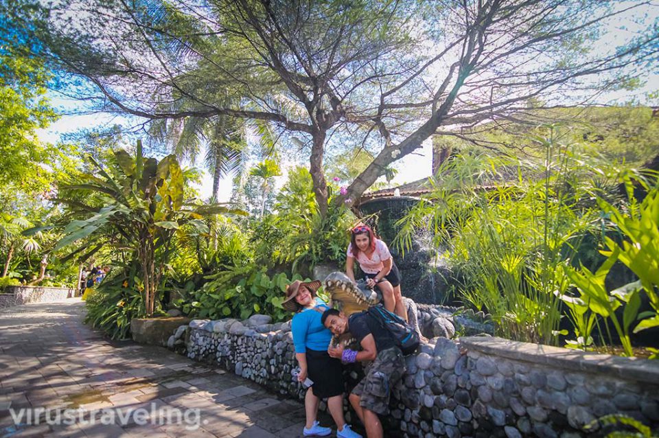 Bali Zoo Park Gianyar virustraveling