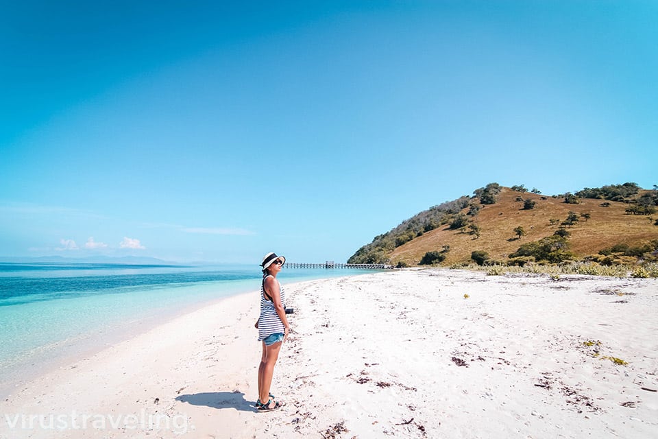 Pasir Pantai Pulau Sabolo Labuan bajo