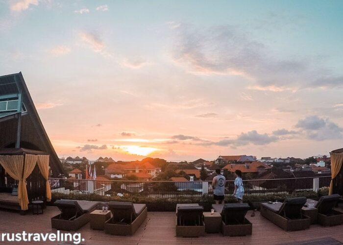 11Sunset di rooftop The One Legian Hotel