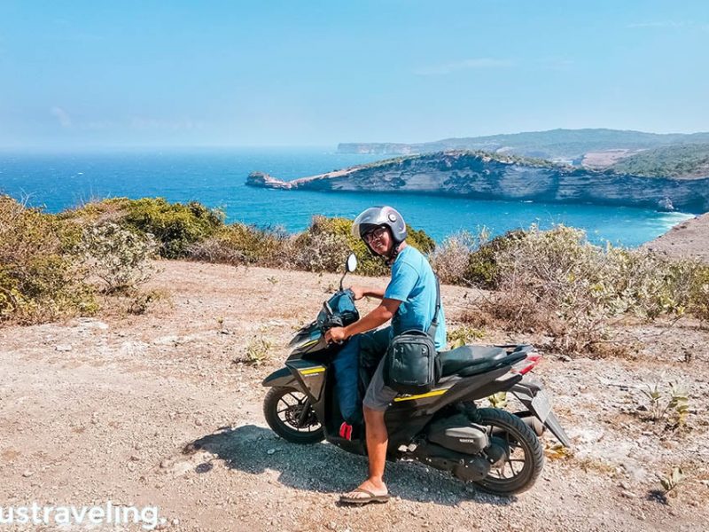 Virustraveling dengan pemandangan Tanjung Ringgit Lombok