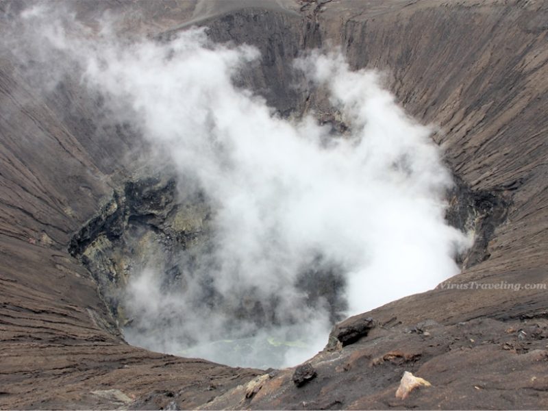 kawah-gunung-bromo