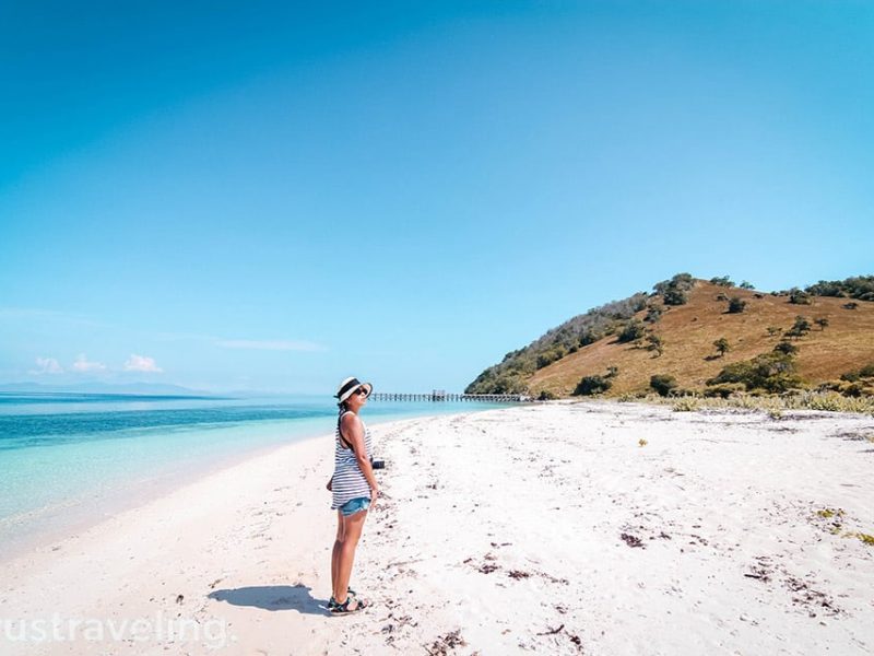 Pasir Pantai Pulau Sabolo Labuan bajo